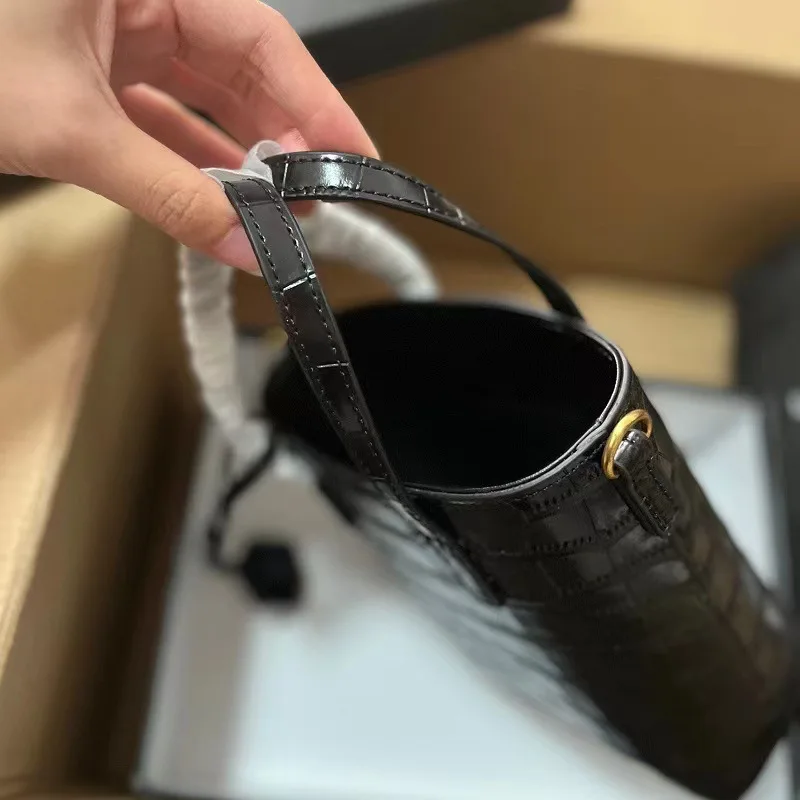 Luxury Brand Women's Shoulder Handbags Mini Bucket Shopping Tote Leather Y2k Leisure Crossbody Commuting Simplicity Fashion