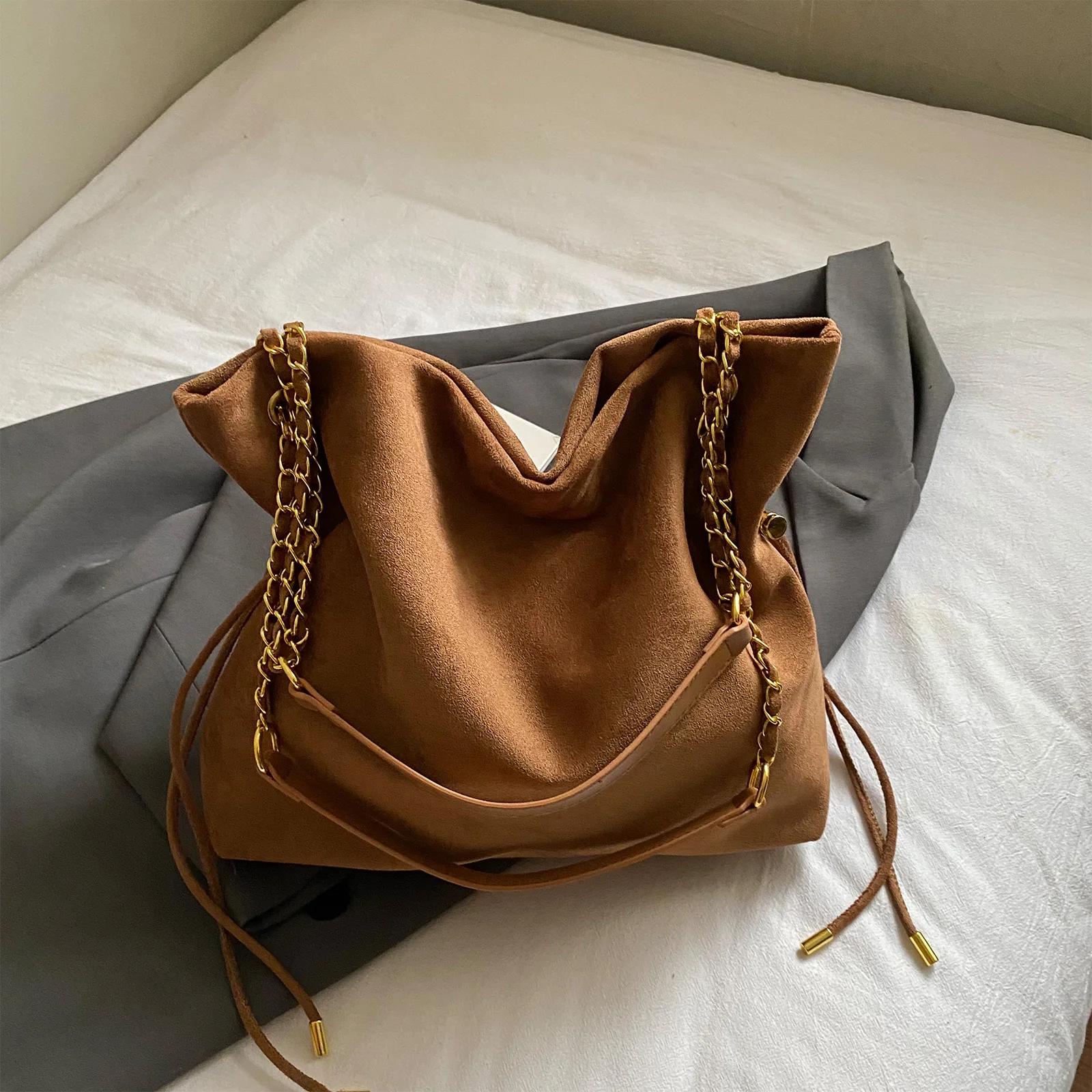 Women Matte PU Drawstring Tote Bag Chain Handbag Crossbody Bag Large Capacity for Travel Shopping Daily Use