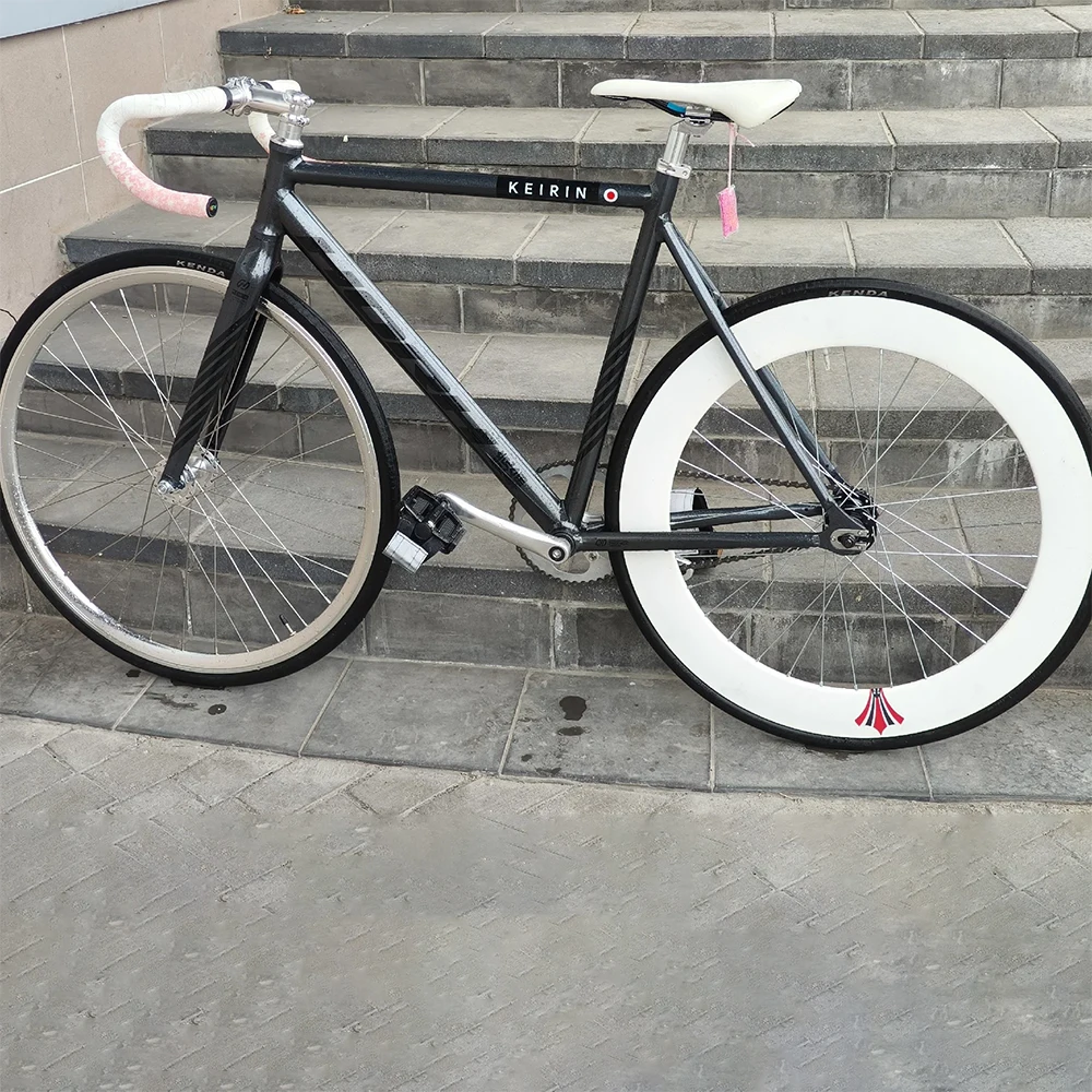 Roue avant vélo (jante et pneu) avec moyeu dynamo - Équipements vélos