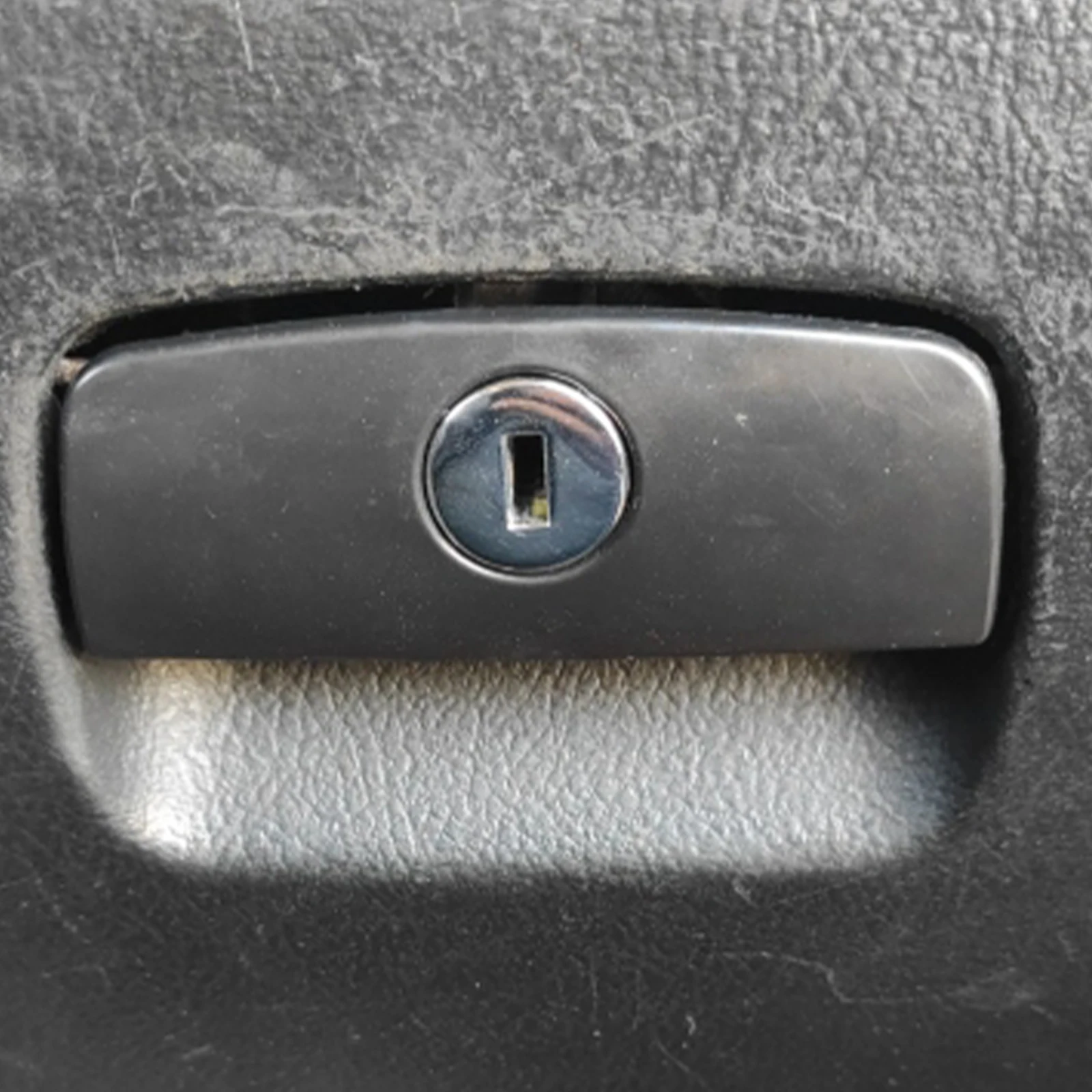 Glove Box Lock Glove Box Latch Lock Catch Plastic Glove Box Latch Handle Lock for VW Passat B5 1998-2005