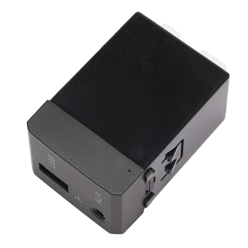 

1 PCS 96120-2B000 Ipod AUX Audio Jack Hub Assembly Automotive Replacement Parts Accessories For Hyundai Santa Fe 2007-2012