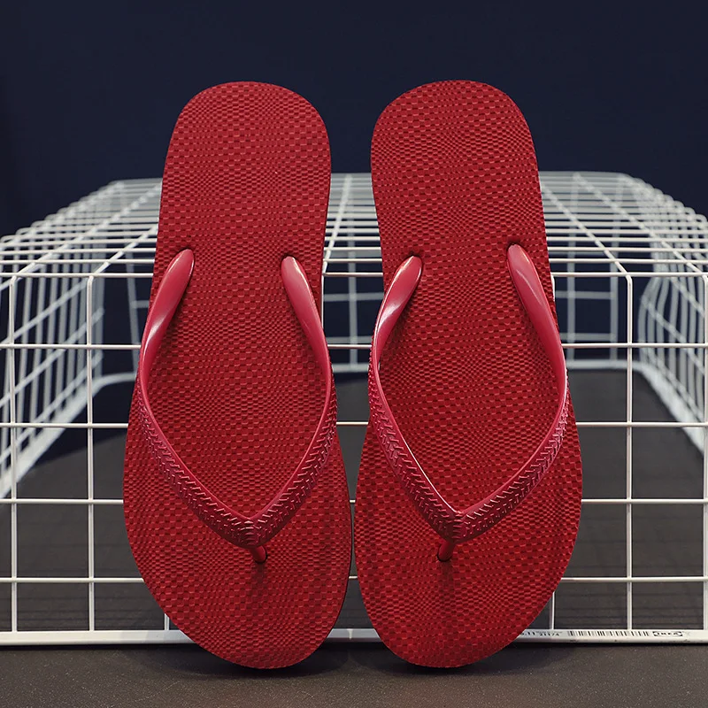 Trendy Summer Beach Anti-Slip Slippers with Fashionable Clip-On Design