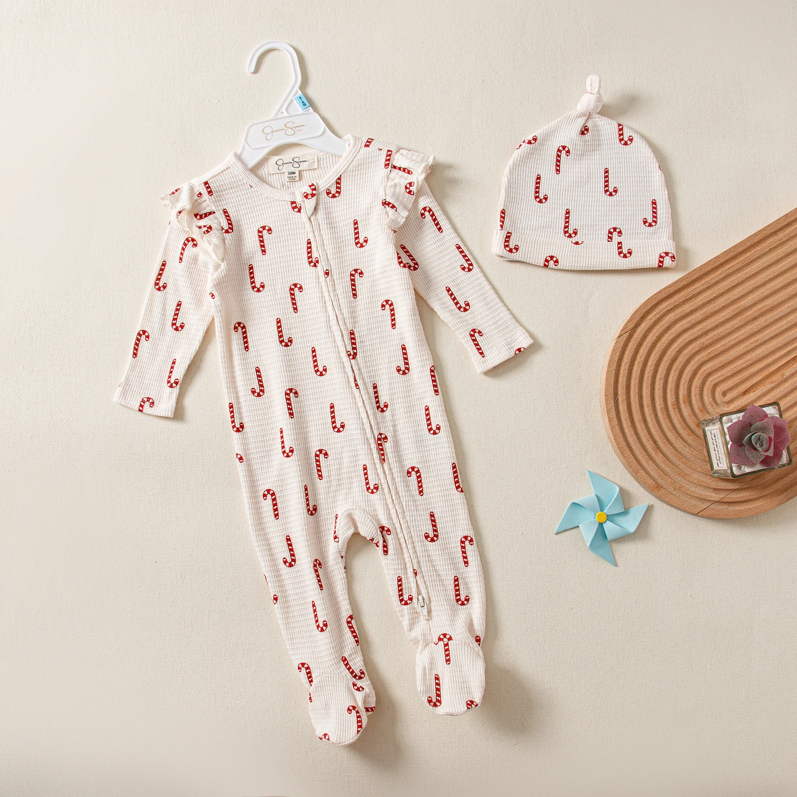 2-Piece Baby Girl Boy Socks Set with Footed Romper And Hat for 0-9 Months Autumn Winter Clothing Suitable for Boys And Girls