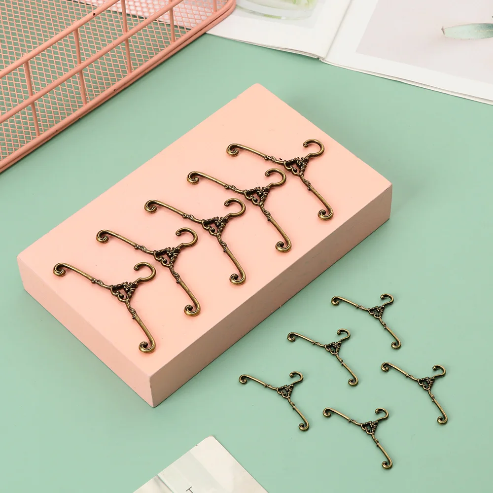 5Pcs Retro Mini Alloy Hangers For Ob11 Doll 4/6.5cm Hangers Dollhouse Furniture Toy Toy Bedroom Decoration Dolls Accessories