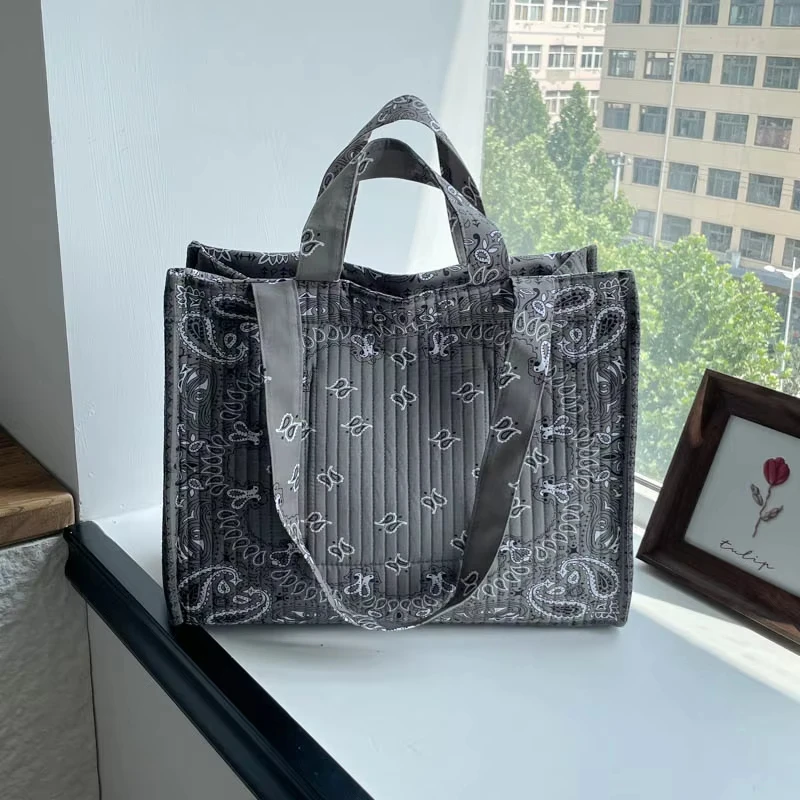 grey tote
