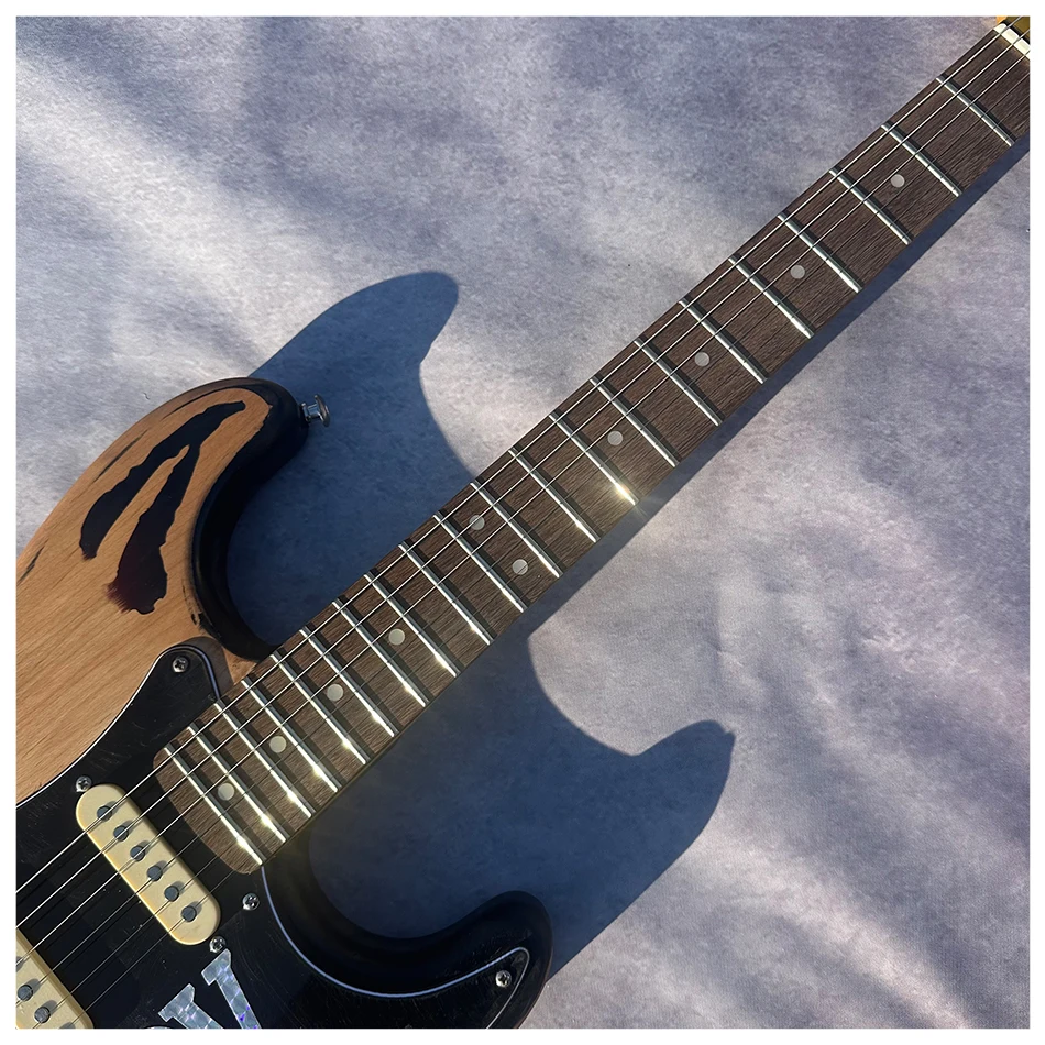 

Custom shop, Made in China, ST High Quality Electric Guitar, three piece pickup, free delivery