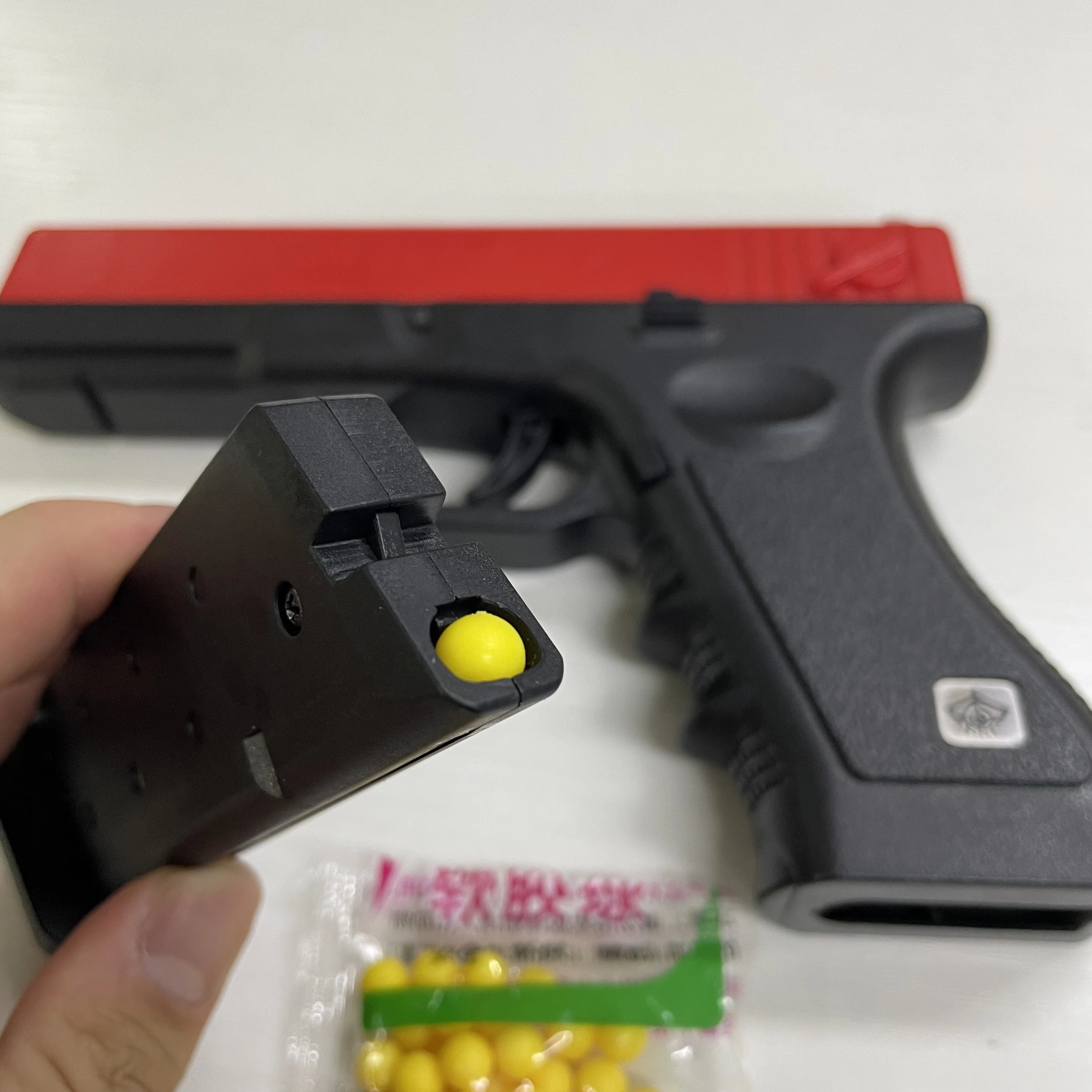 2025 New Soft Bullet Airsoft Pistol Manual G17 Glock Toy Gun Lower Magazine Laser Outdoor Sports CS Game Weapon Children Gift 4