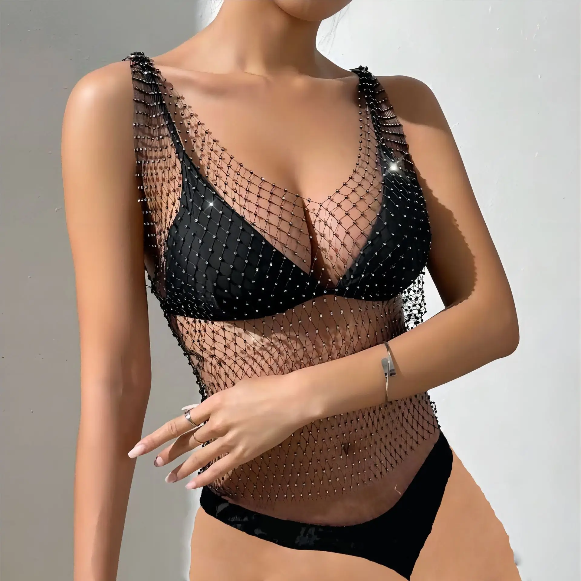 

2023 New Grid Flash Diamond Fish Net Sexy Spicy Girl Strap Mesh Rhinestone V-Neck Tank Top