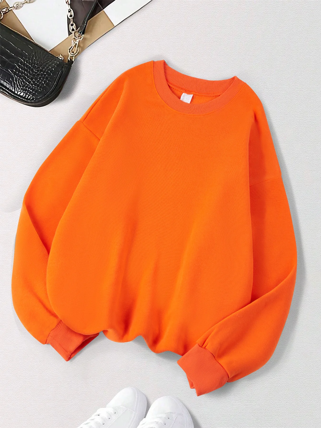 بلوفرات الخريف والشتاء المرأة البلوز مريح الصلبة هوديي الصوف ملابس عصرية الشارع لينة ملابس رياضية ملابس علوية دافئة غير رسمية