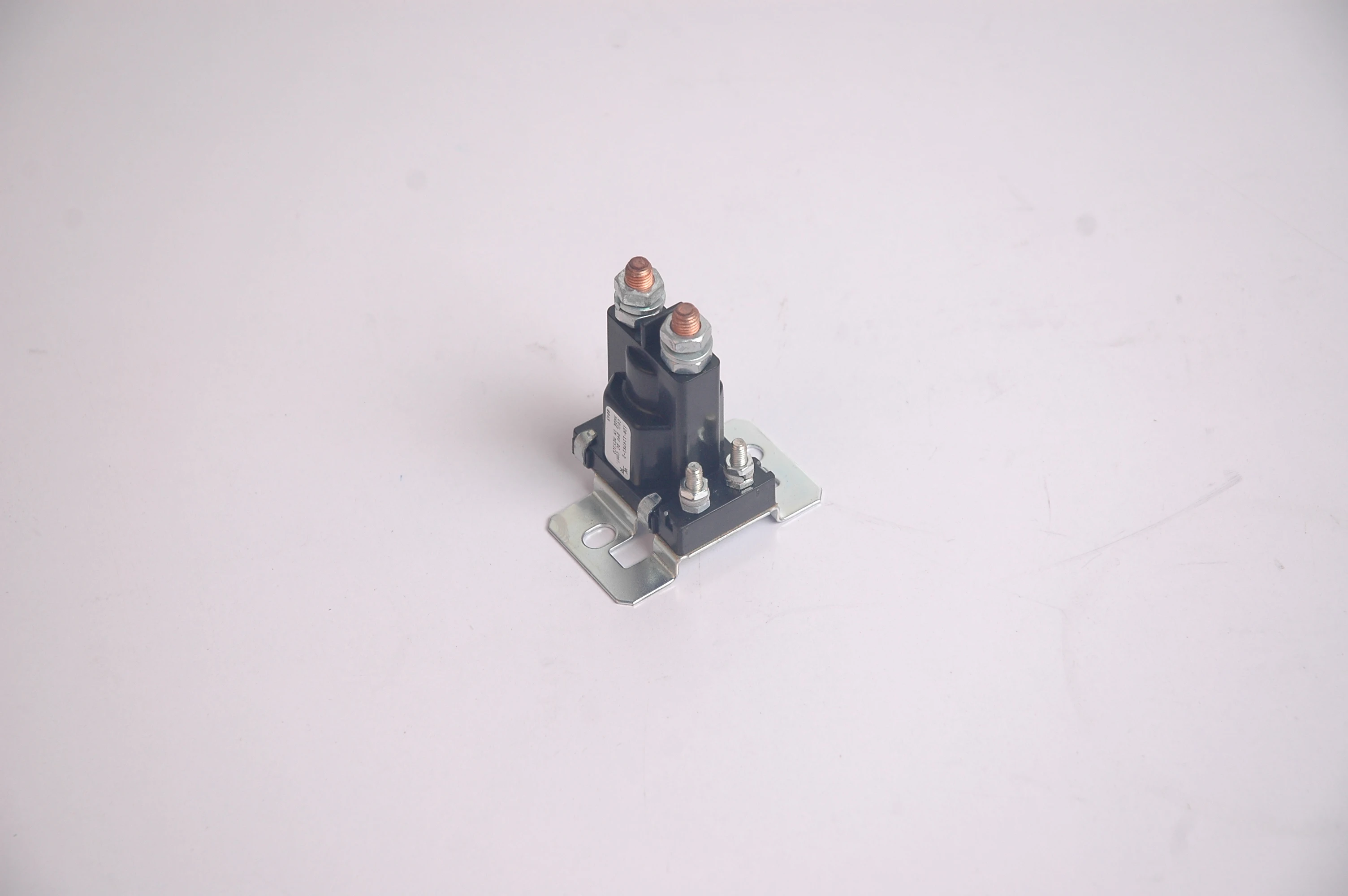 

Дизельный двигатель 6CT магнитный переключатель 3916302 3897261 5269379