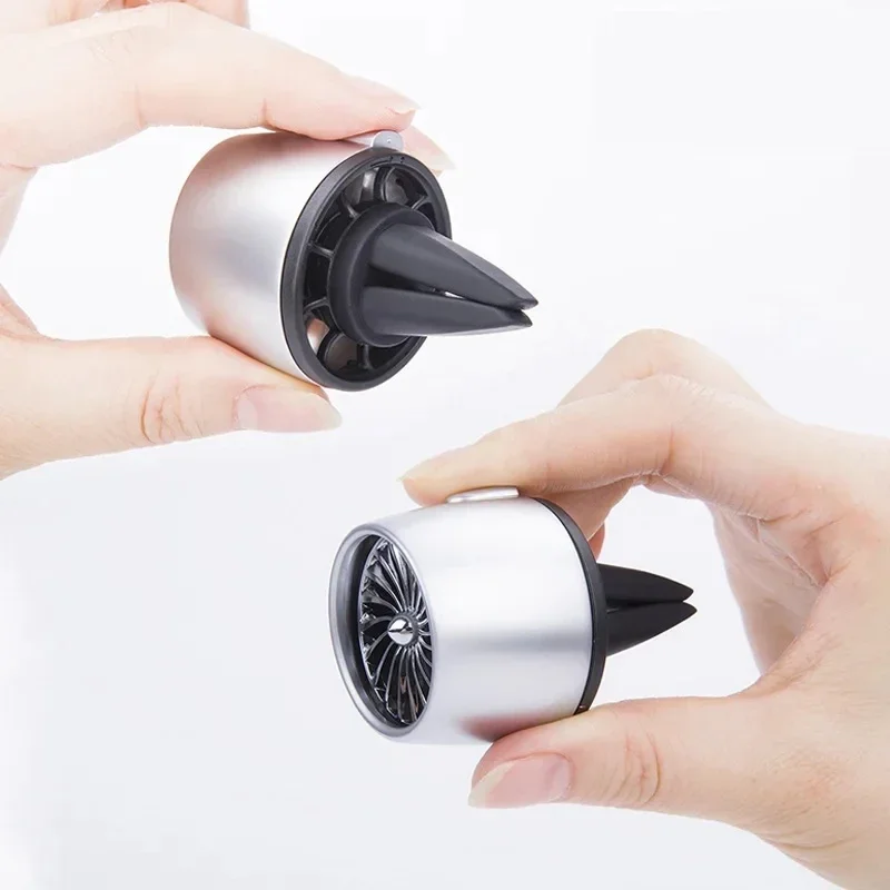 �ڵ��� AC ��Ʈ ��� Ŭ�� - �������� 2 �ָ��� �Ʒθ� ��ǻ��, �ڵ���, ���� �� �繫�� �� ���� ���ӵǴ� ���� û����