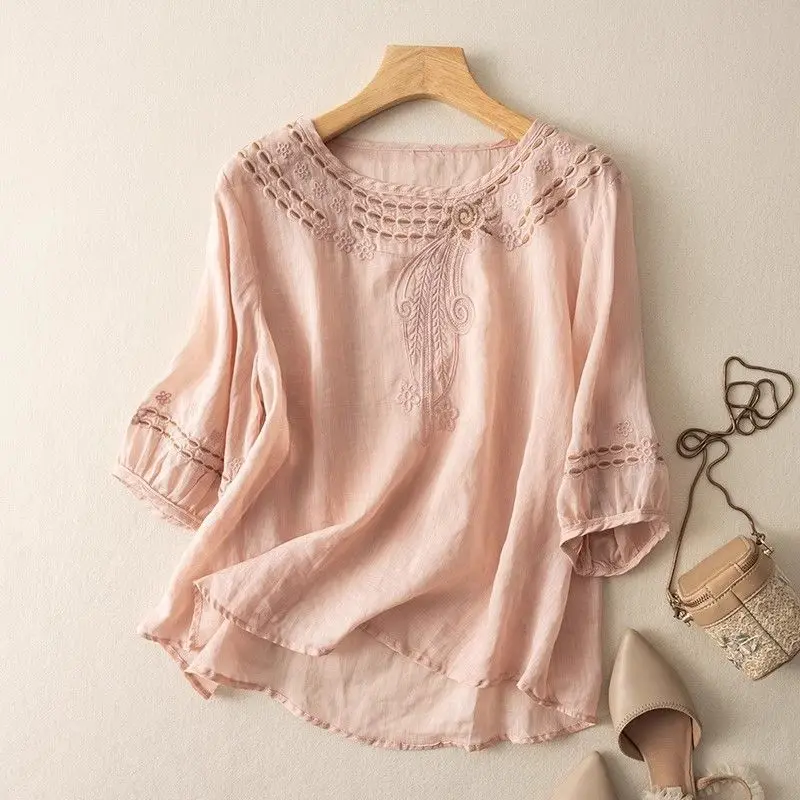 

Spring and Summer New Trendy Embroidery Fashion Half Sleeve Round Neck Versatile Casual Commuter Temperament Pullover T-shirt