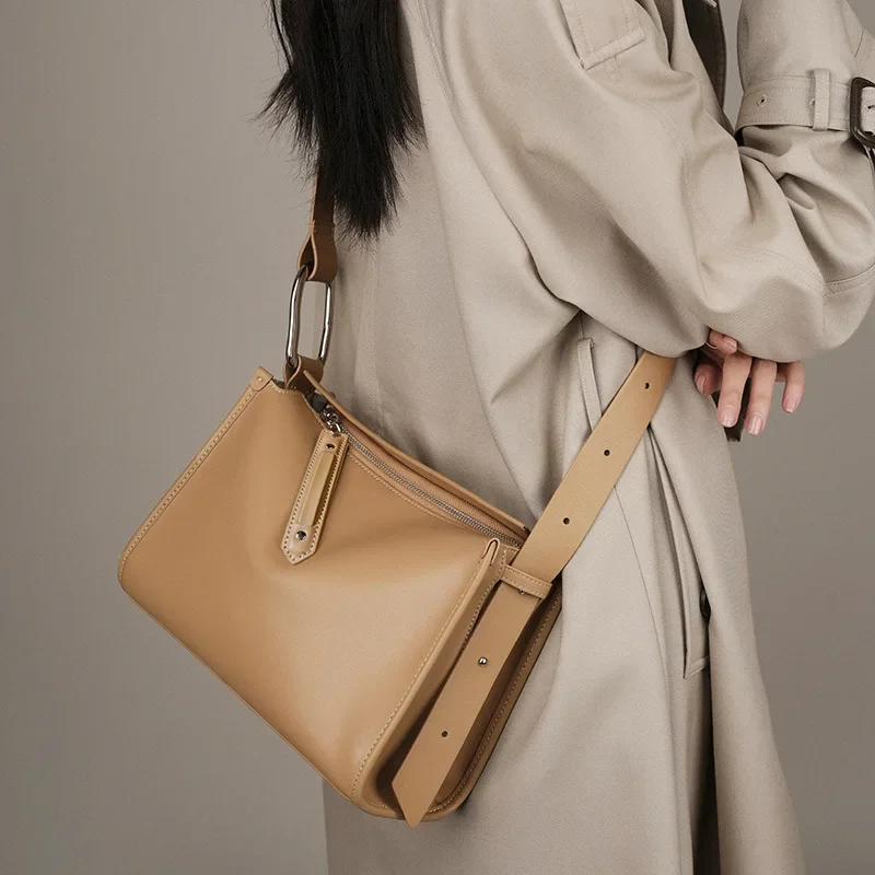 LOERSS Pillow Bags for Women Mini Retro Shoulder Bag Genuine Leather Versatile Purse and Handbags Casual Commute Shopping Bag