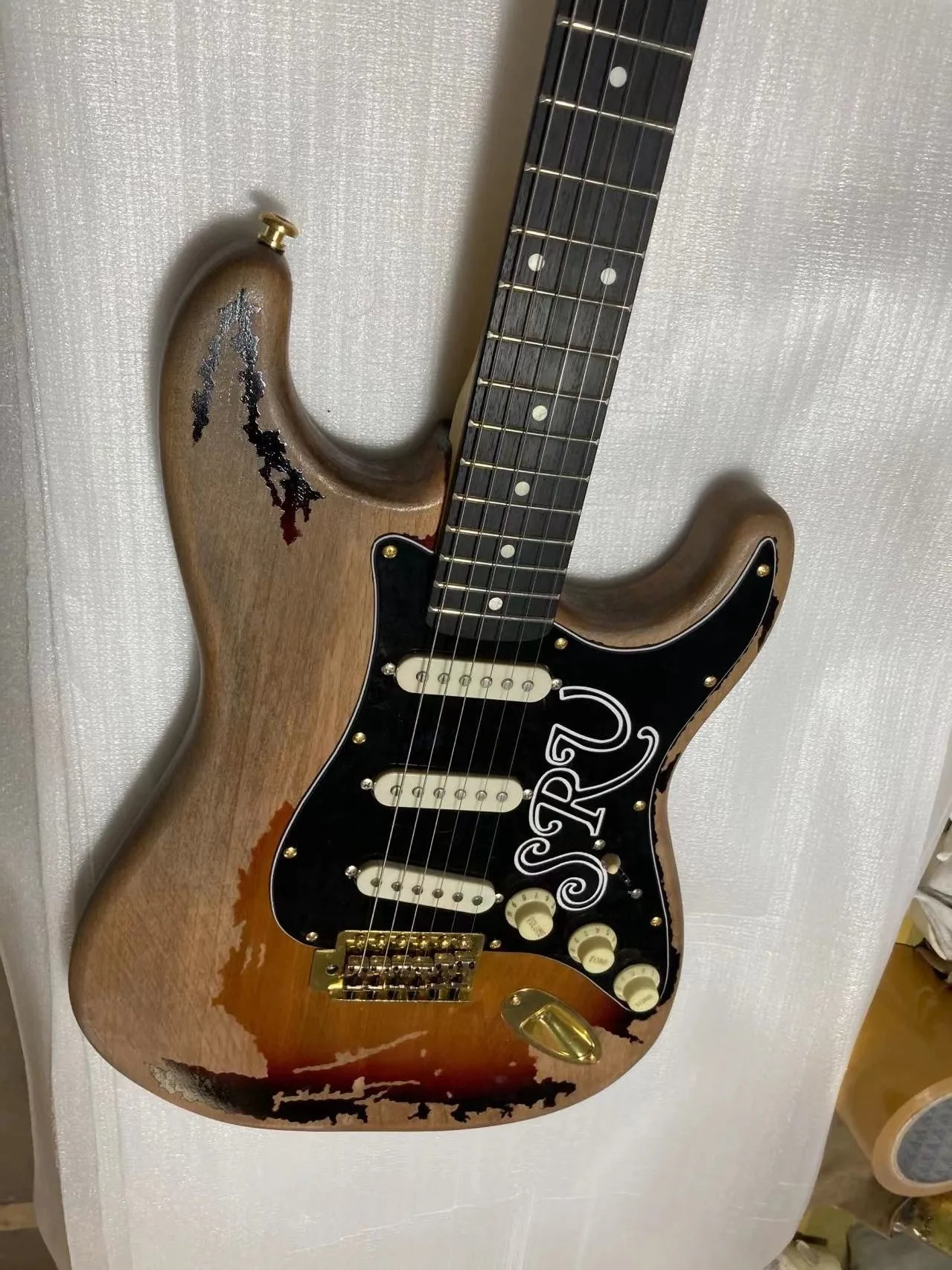 Classic Brand 6 String Electric Guitar , Alder Solid Wood,support