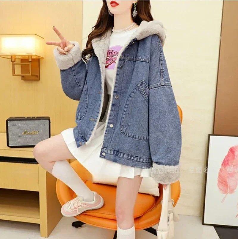 Winter Thickened Female Denim Jacket Letters Embroidery Pattern Loose Hooded Denim Jacket Outer Wear Warm Hundred Girls Tops