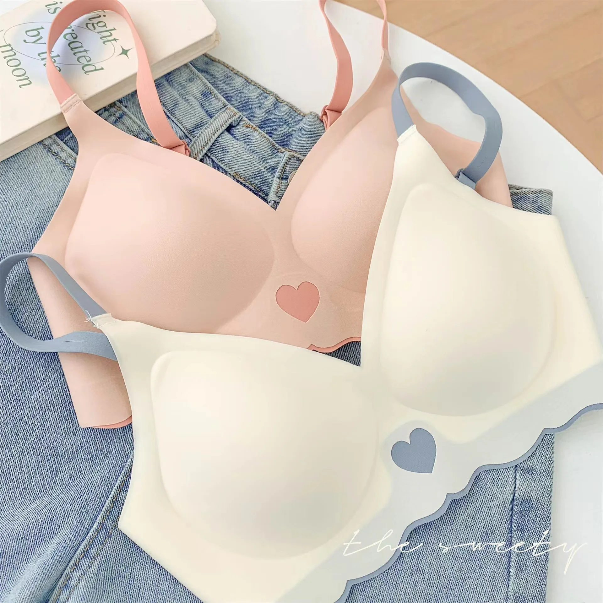 

Heartbreaking Thief Traceless Underwear for Women with Large Chest and Small Rimless Chest Gather Summer Thin Back Bra for Women