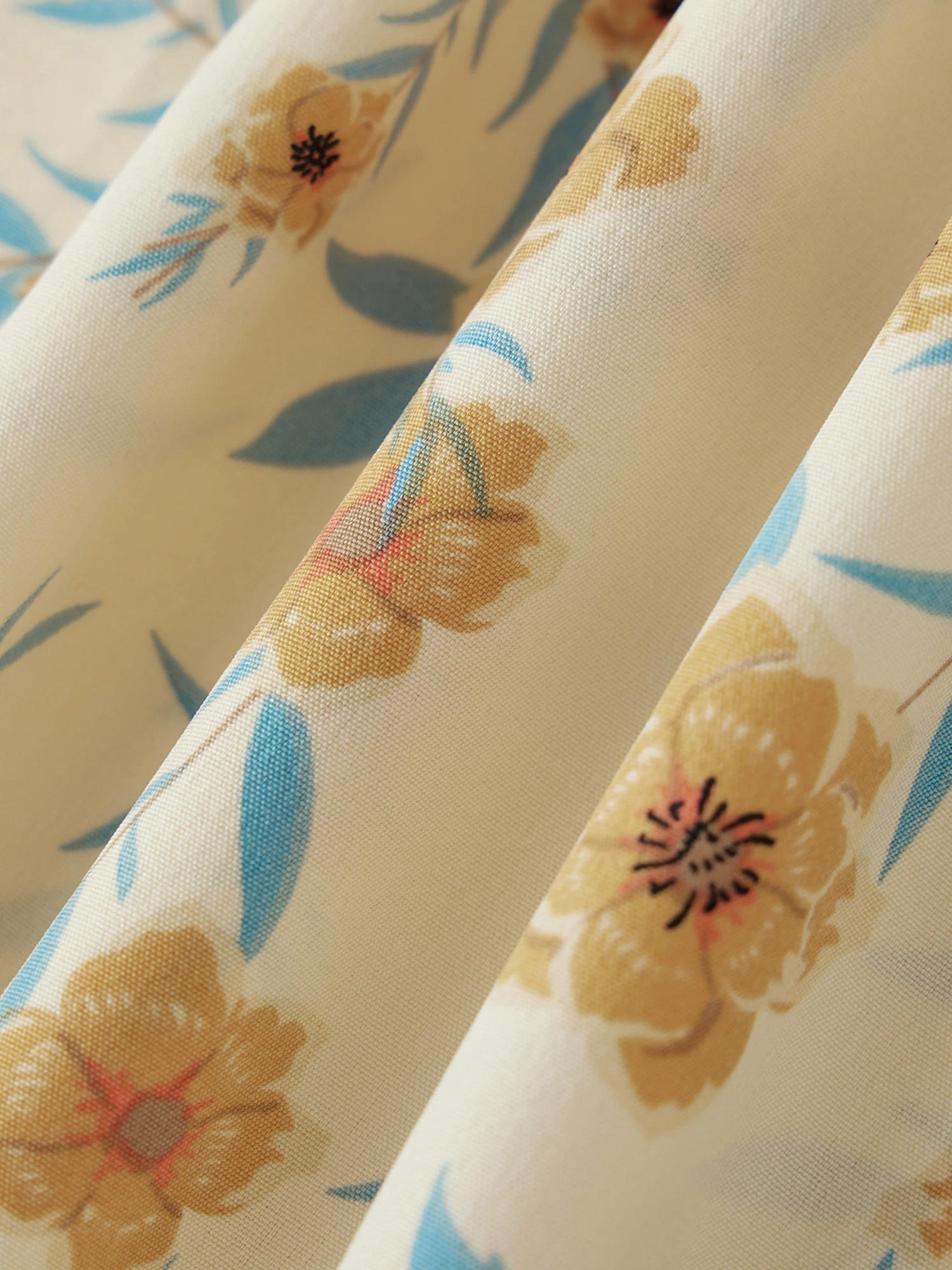 Elegant Plus Size V-Neck Maxi Dress with Ruffle Hem and Floral Print Perfect for Summer Parties and Beach Vacations