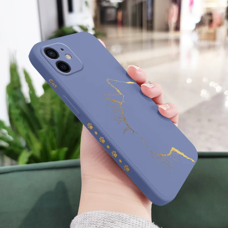 Elegant Black Gold Cat Liquid Silicone Phone Case - Soft Protective Cover