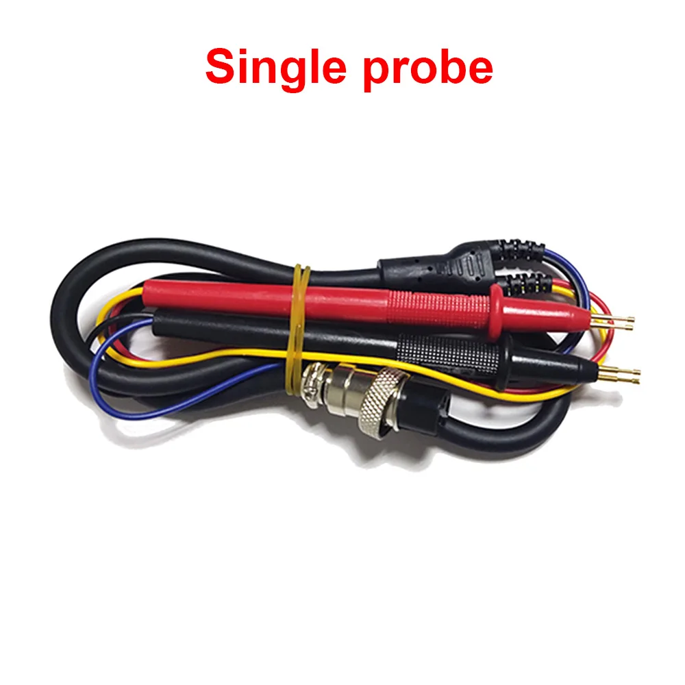 Testeur RC3563 connecté à une batterie 18650, mesurant la résistance interne avec précision
