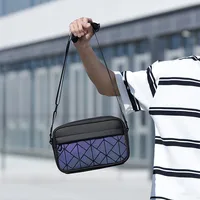 2025 nouvelle mode couleur losange modèle femmes hommes bandoulière sac à bandoulière élégant marque trajet sacs à main sac de messager décontracté 3