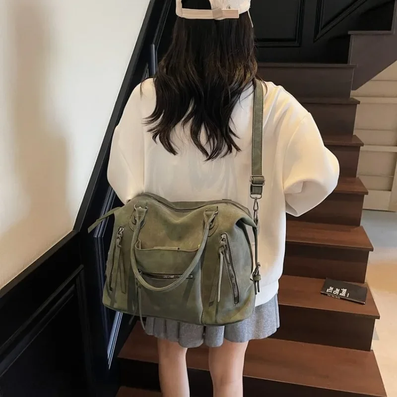 여성을 위한 세련된 빈티지 가죽 가방 럭셔리 디자이너 크로스바디 대용량 기저귀 가방 우아한 통근 미니멀리스트 토트백