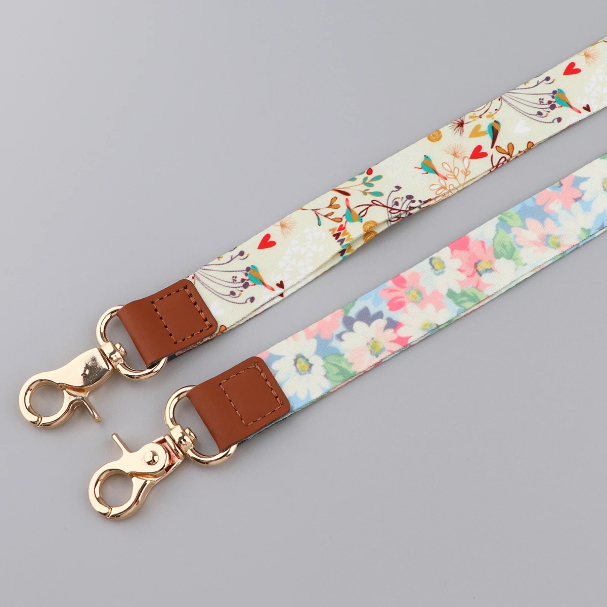 Ransitute R2806 Flowers Fashion Lanyards Id Badge Holder Bus Pass Case Cover Slip Bank Credit Card Holder Strap Cardholder Badge Holder Hanging Neck Strap