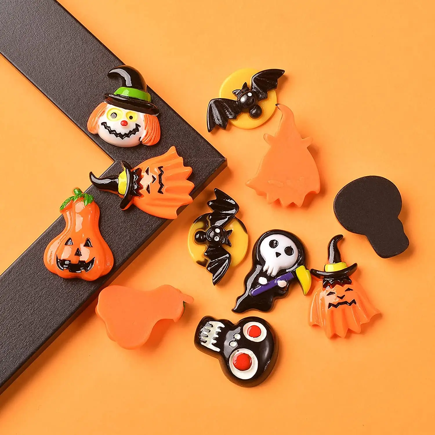 Pandahall 35pcs/Box Halloween Theme  Resin Cabochons Bat Pumpkin Witch Ghost Skull Slime Charms Beads for Jewelry Making  Clip