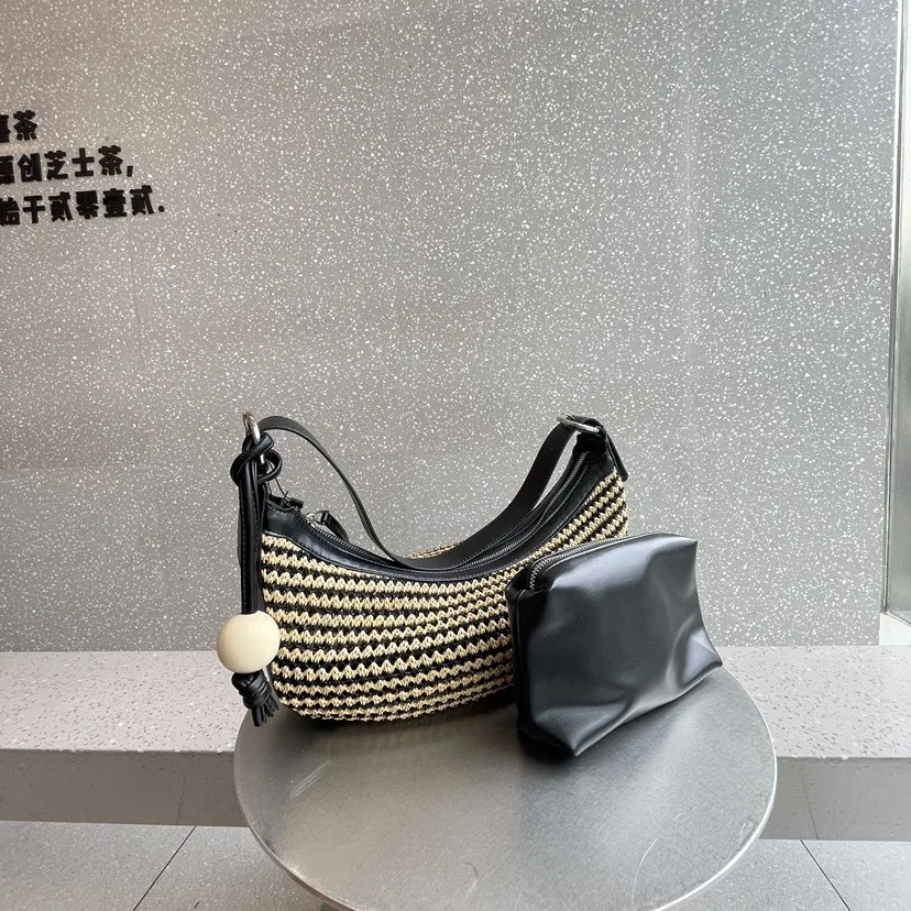 2025 Summer New Half Moon Straw Woven Shoulder Bags Large Capacity Simple Casual Versatile Crossbody Bags for Women Fashionable