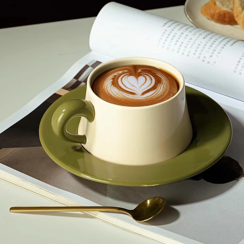

Office Charm Coffee Cup Handle Modern Restaurant Cute Ceramic Tea Cup Reusable English Nordic Taza Ceramica Piece China Tea Set