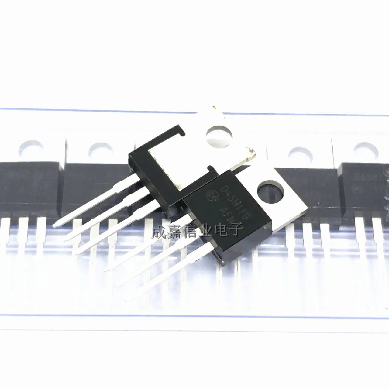 Рисунок 5 - Биполярные транзисторы D45H11G