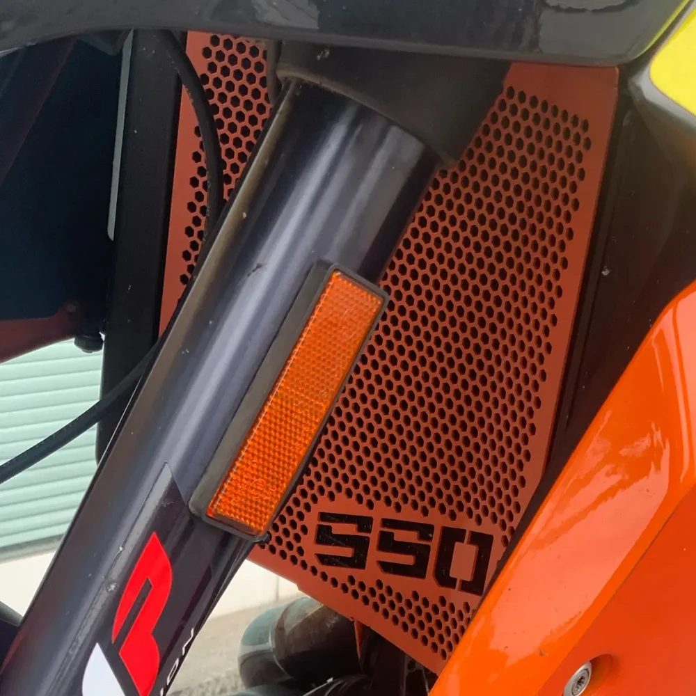 

FOR 990 Supermoto 990 SM SMT SMR LC8 2009 2010 2011 2012 2013 2014 Radiator Grille Guard Protector Cover 990SM 990SMT 990SMR