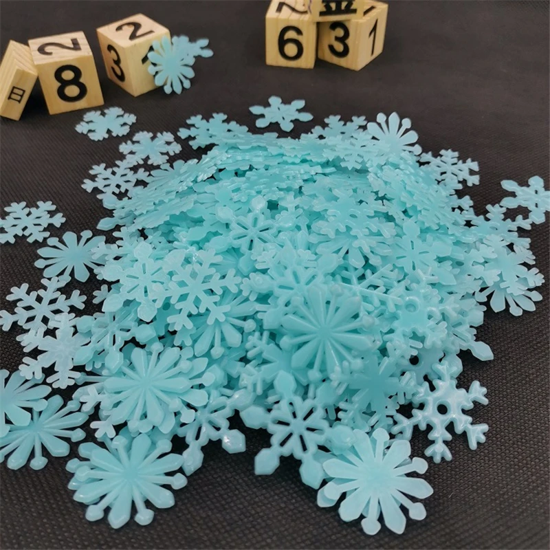Description Picture 3 of itemVivid Luminous Snowflake Pvc Sticker Glow In Dark Fluorescent Wall Art Xmas Festival Birthday Party Home Decoration Window Decal