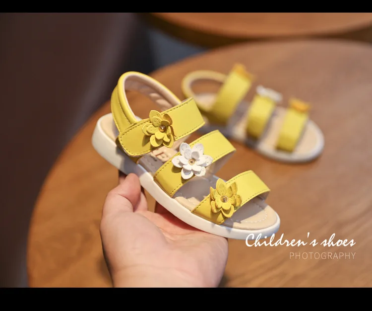 Girls Floral Sandals 2022 Summer Brand New Children Beach Shoes Kids School Sandals Toddlers Big Girl Princess Sweet 3 Flowers best leather shoes