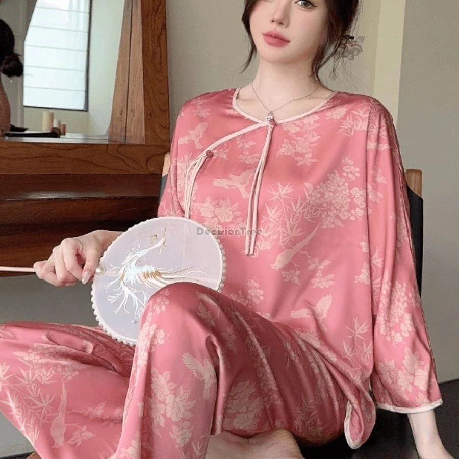 بيجامات تقليدية جديدة على الطراز الصيني لعام 2025...