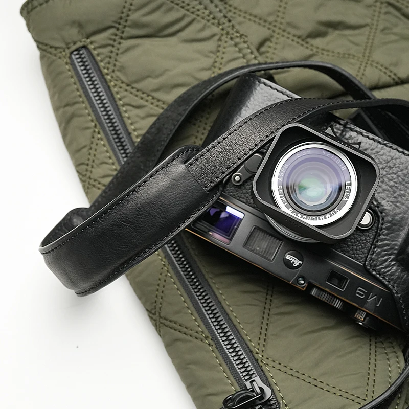 FUJIFILM X20｜黒・使用感有・レンズガード・ハンドメイド革ストラップ付 FUJIFILM X20｜黒・使用感有・レンズガード・ハンドメイド革