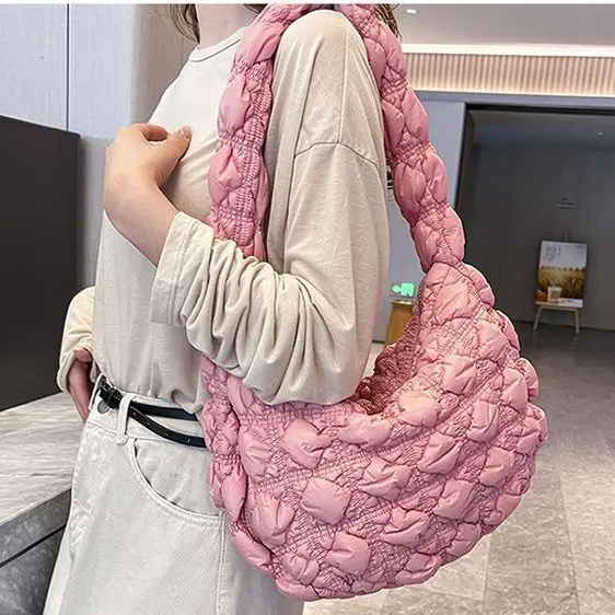 2024 New Soft Korean Bubble Large Capacity Crossbody Women's Down Cloud L Size Versatile Shoulder Bag