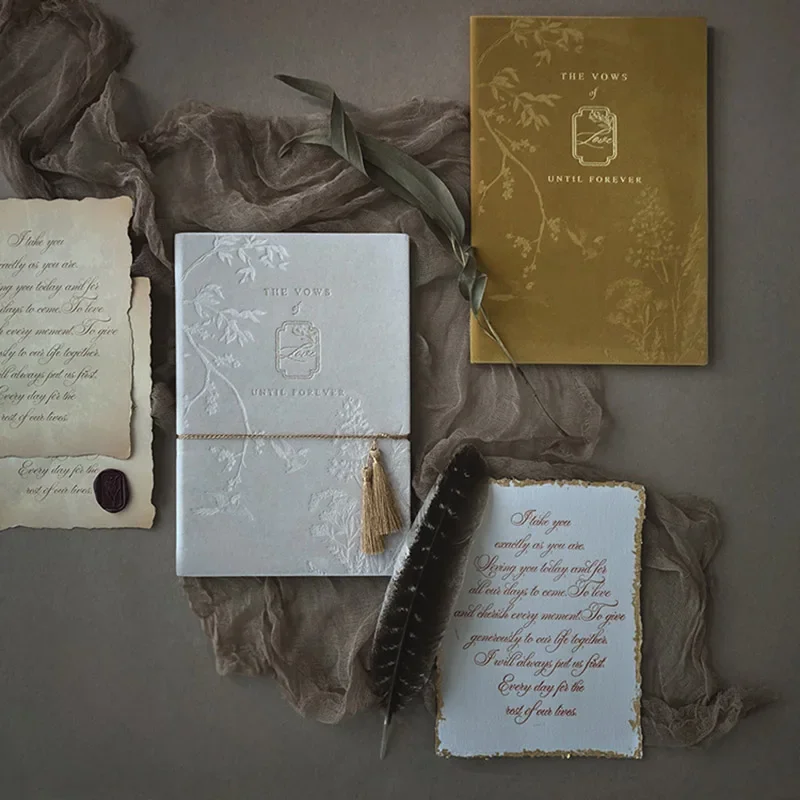 

free shipping 2pcs wedding vows book for bride and groom party vows card oath card High end wedding velvet vow card with tassel