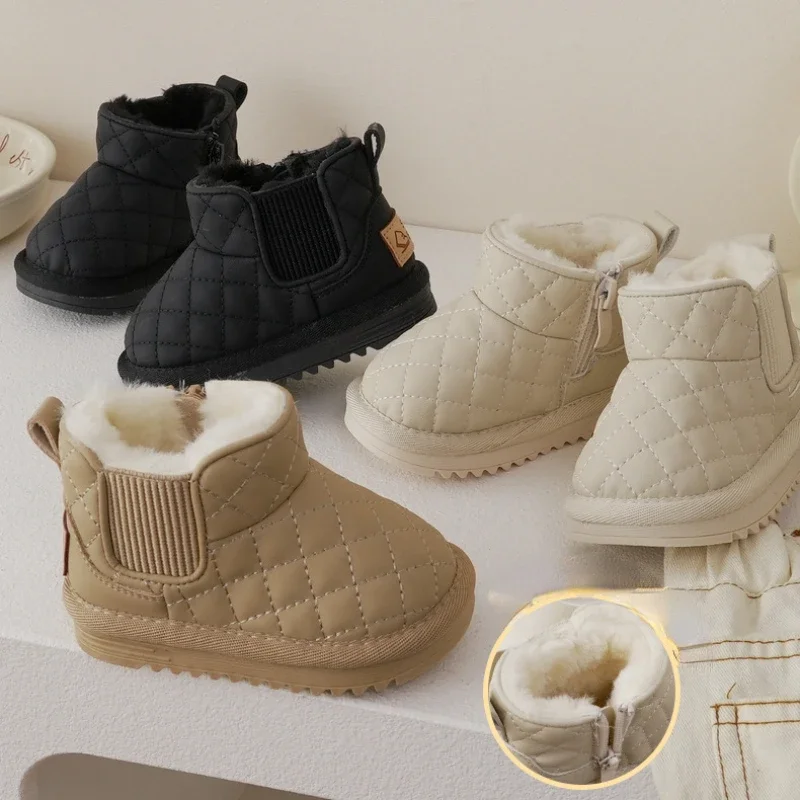 

Зимние детские ботинки для снежной погоды, мягкие теплые короткие ботинки для мальчиков и девочек с толстым мехом, обувь принцессы, хлопковая обувь в стиле ретро, детские ботинки, новинка 2024