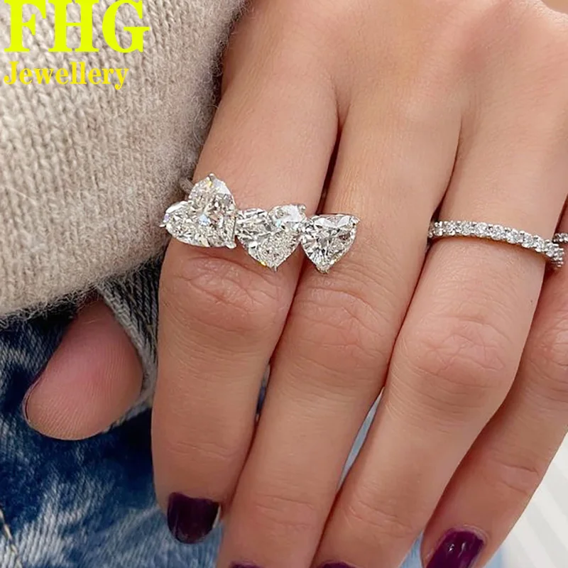 Lady Heart Rings in 18k white gold*