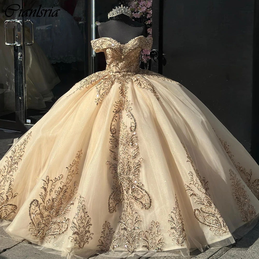 

Champagne Sequined Appliques Lace Ball Gown Quinceanera Dresses Off The Shoulder Beading Corset Vestidos De 15 Años