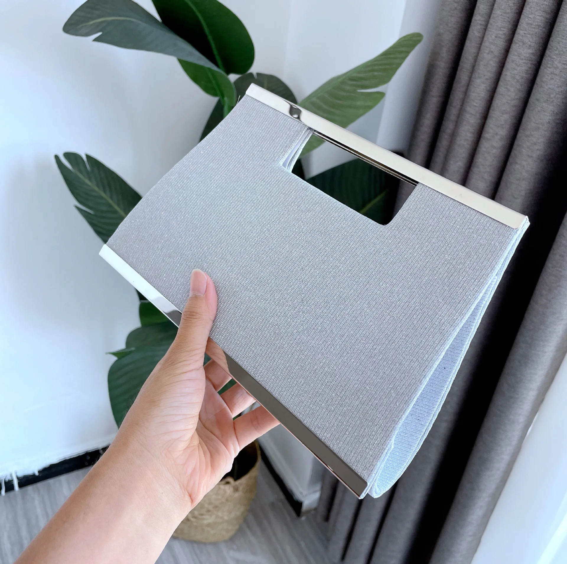 Clutche Wedding Evening Woman Handbag Bag Portable Small Square Messenger Purses Y2k Shiny Temperament Party Banquet New