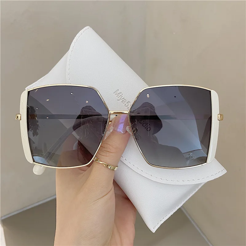 

New Large Frame Square Sunglasses Women's Brand Designer Metal Sun Glasses Women Outdoor Travel Eyewear UV400 Oculos De Sol