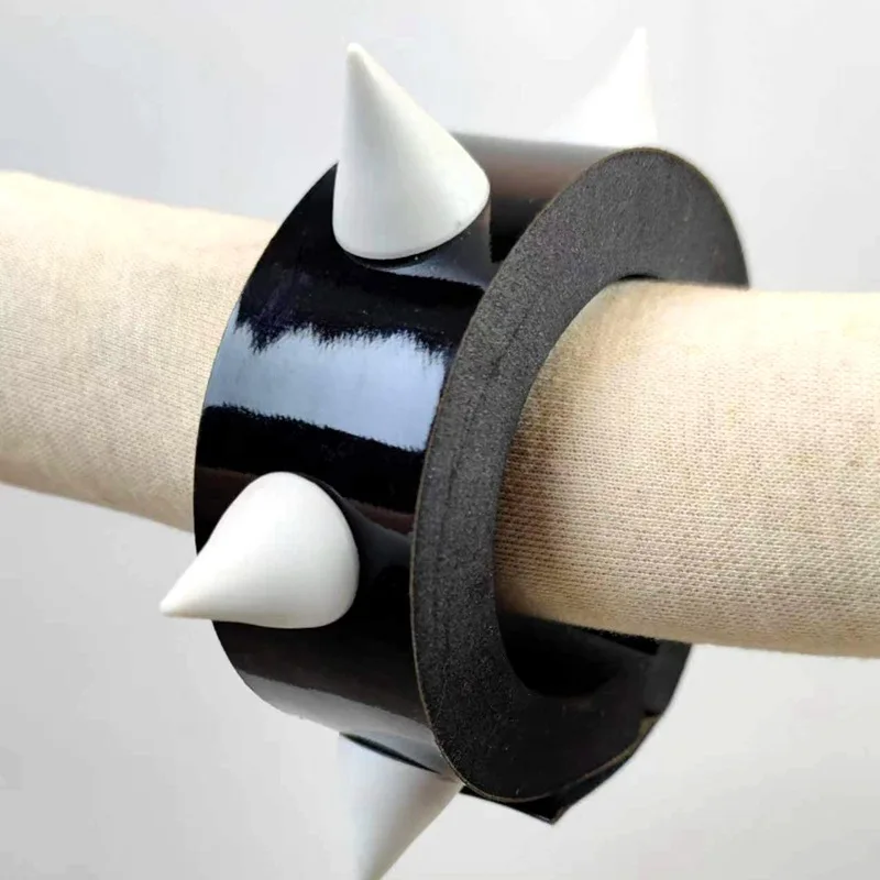 Street Fighter-Inspired Chun Li Wristband Cosplay Prop for Halloween Party (1 Pair)