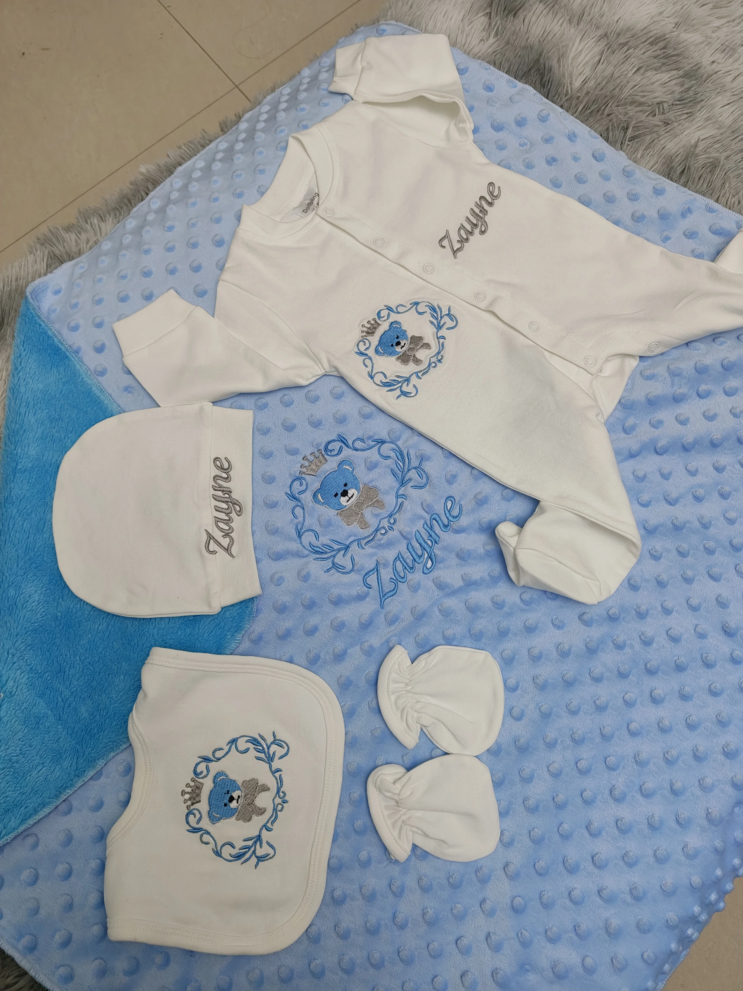 Tutine Personalizzate per Neonati, Antigraffio e Calde, Pagliaccetti Morbidi in Cotone per Neonati, Regalo Carino per Baby Shower per Bambine e Bambini - immagine 5