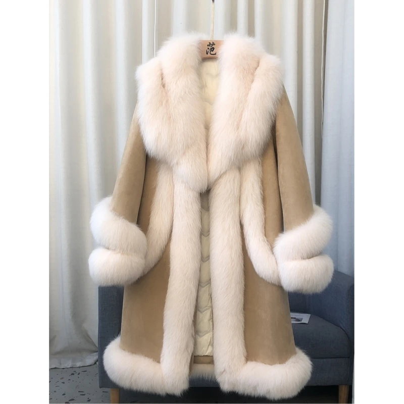 Рисунок 4 - Женская зимняя длинная куртка с лисьим мехом