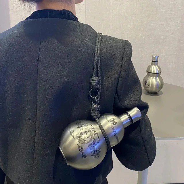 Bouteille d'eau portable Wukong gourde – Tasse isolée en acier inoxydable 304 de 500 ml, décoration de jeu de rôle noire 2