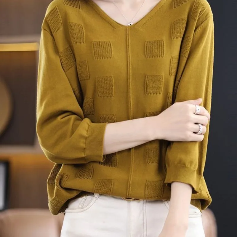 Sonbahar ve kış kadın kazak katı v yaka 3/4 kollu parlak çizgi dekorasyon kazak örme Underlay moda gevşek Tops