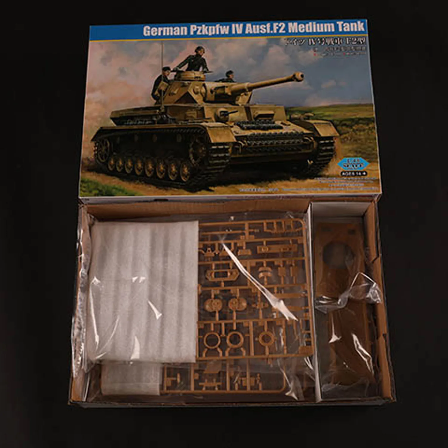 

Пластиковый немецкий Pzkpfw IV Ausf.F2 модель среднего танка HobbyBoss 1/48 84840, игрушки