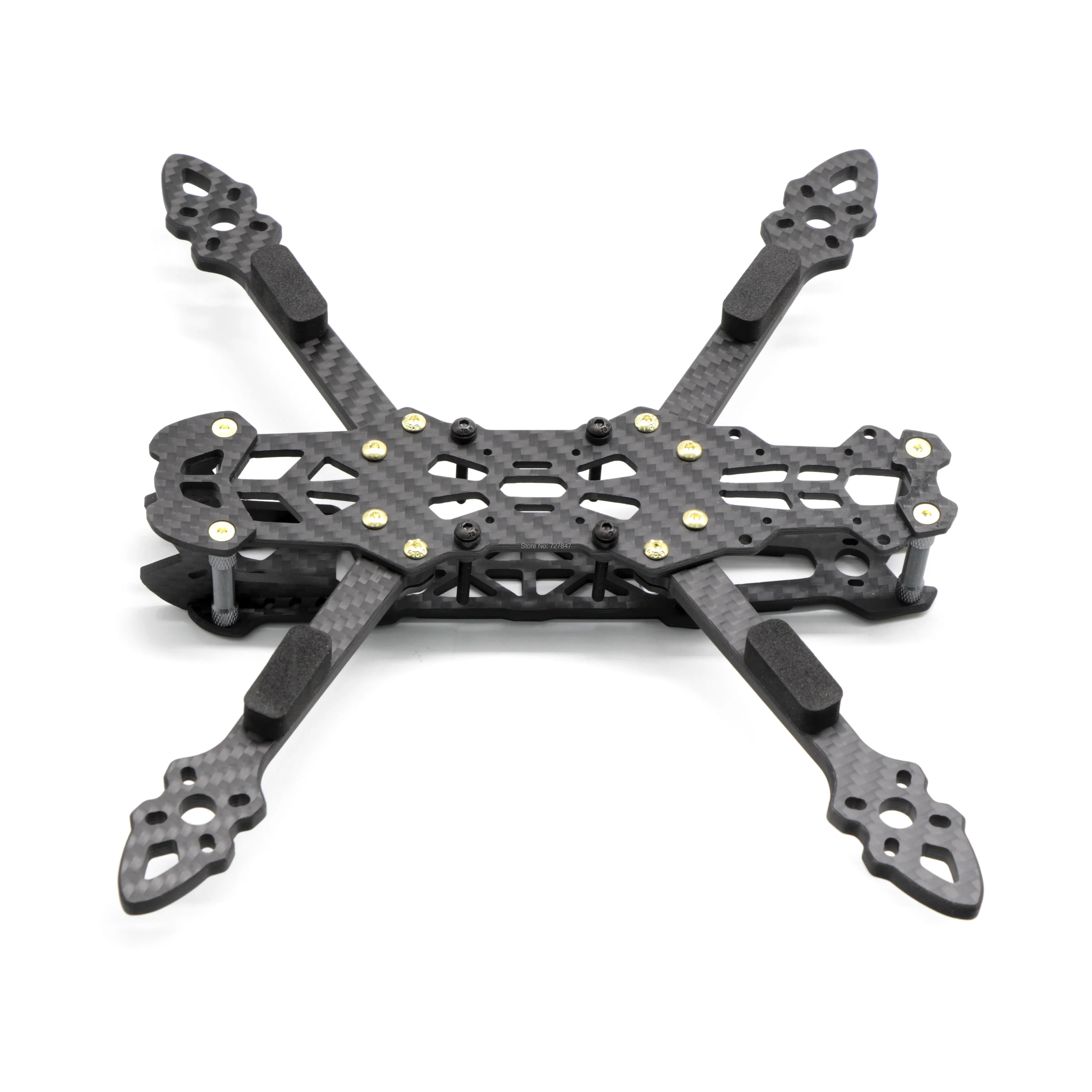 Châssis Mark4 pour drone FPV assemblé avec moteurs et hélices, prêt pour le vol, design épuré et résistant.