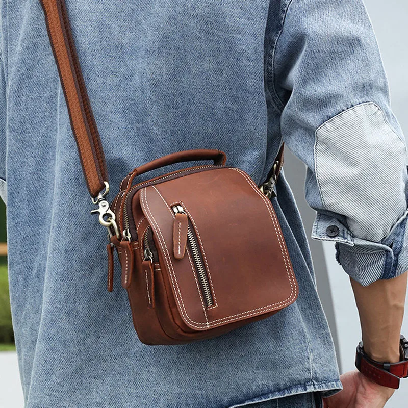 

AETOO Crazy horse leather men's bag Diagonal backpack Europe and the United States retro shoulder bag men's crossbody bag a mul